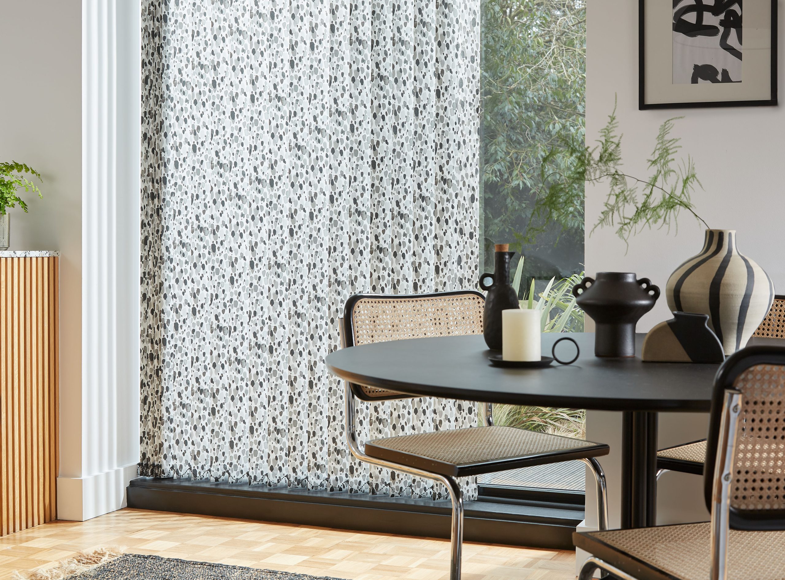 Vinnie Carbon vertical blind landscape